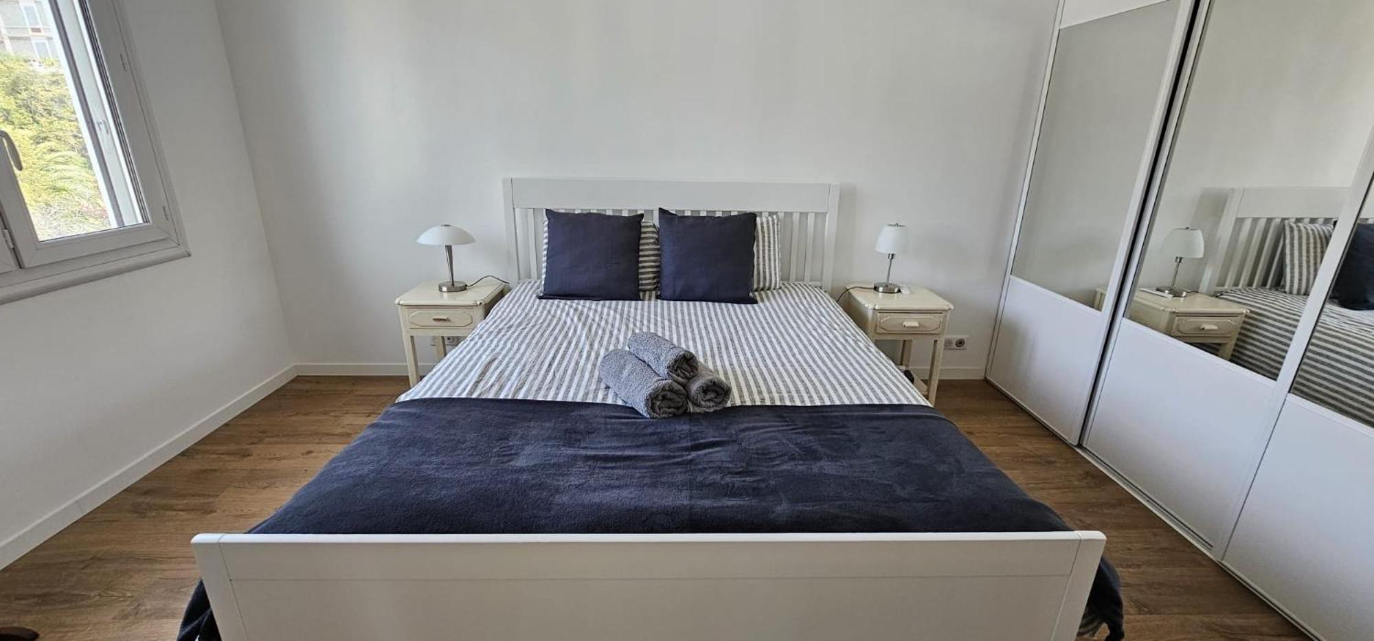 Chambre Parentale , Salle De Bain Privee, Acces Plages & Vue Mer Du Salon Dans Appartement Partage Chez L'Habitant ,, Master Bedroom, Private Bathroom, Beach Access & Sea View Cannes Buitenkant foto