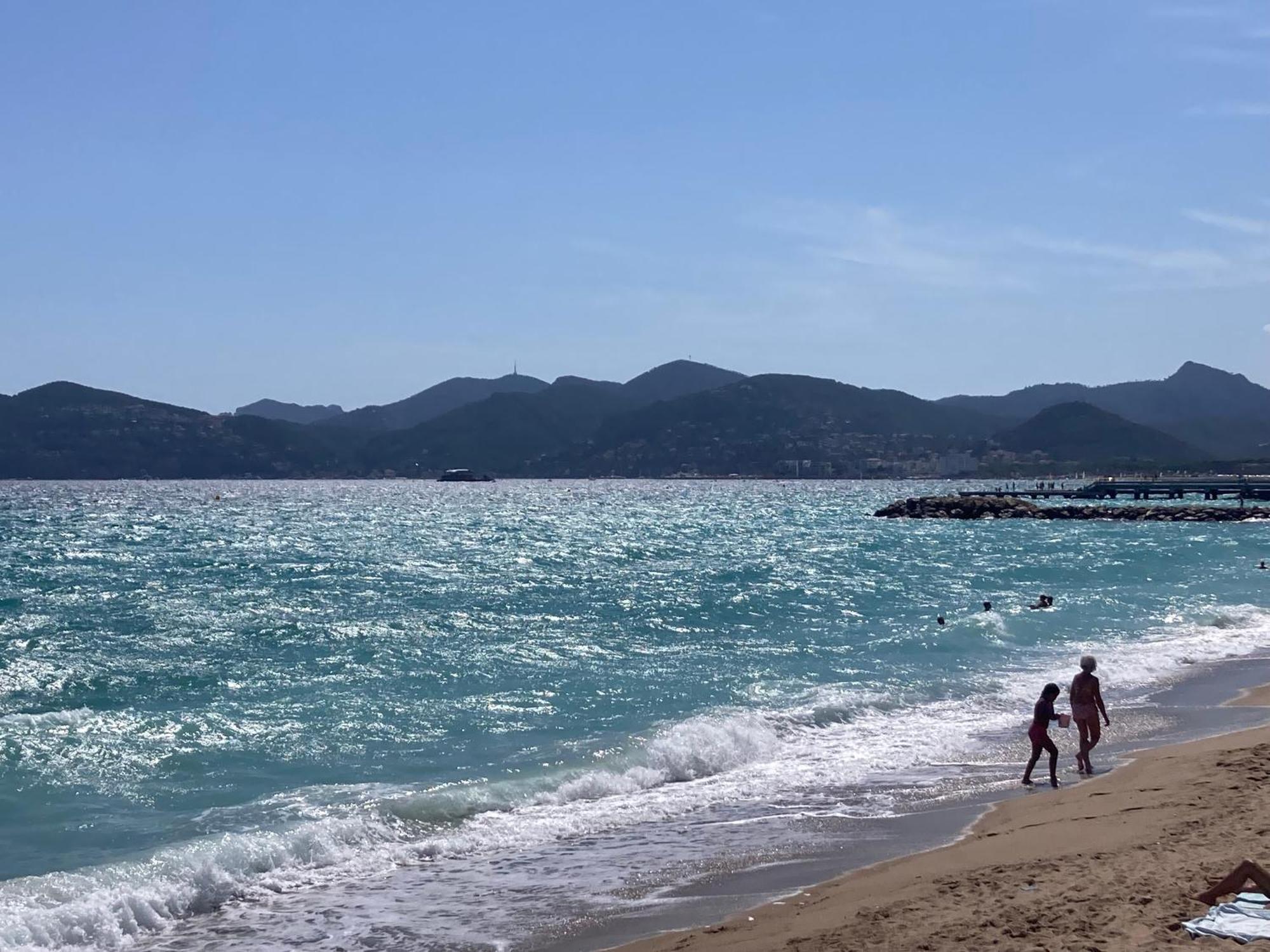 Chambre Parentale , Salle De Bain Privee, Acces Plages & Vue Mer Du Salon Dans Appartement Partage Chez L'Habitant ,, Master Bedroom, Private Bathroom, Beach Access & Sea View Cannes Buitenkant foto